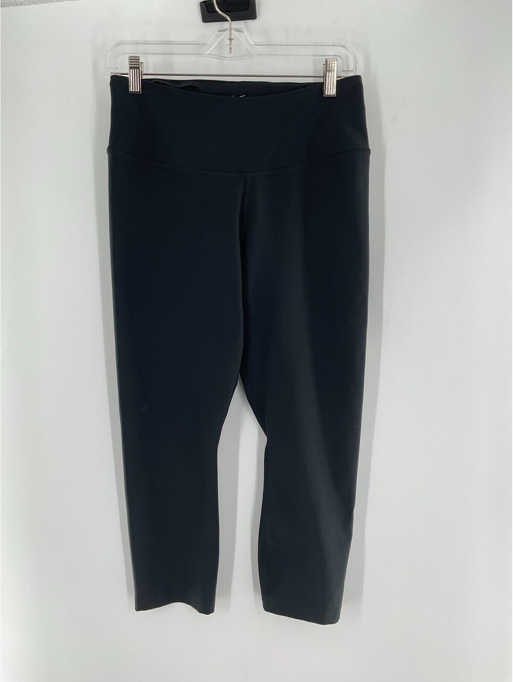 Nike Dri-fit Women’s Size Large Capri Athletic Pants Black 140